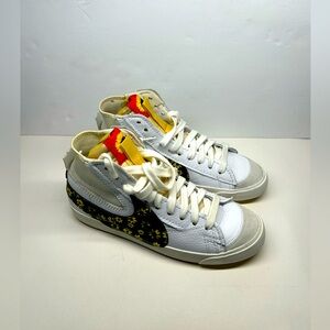 Nike Blazer Mid 77 Jumbo sunflower men’s 12. Comes with box. Let’s negotiate?